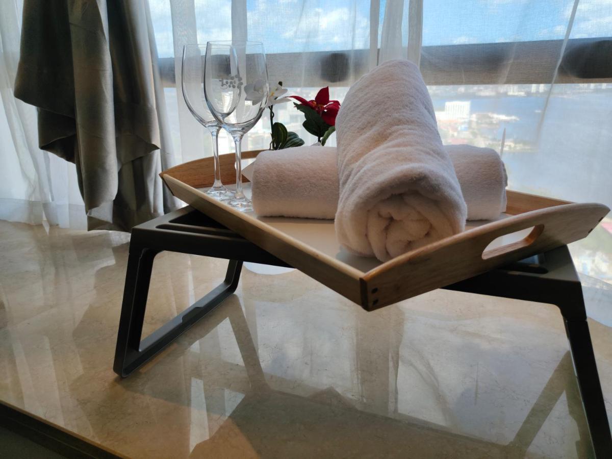 Nice & Cozy R&f Princess Cove 富力公主湾 Apartment *